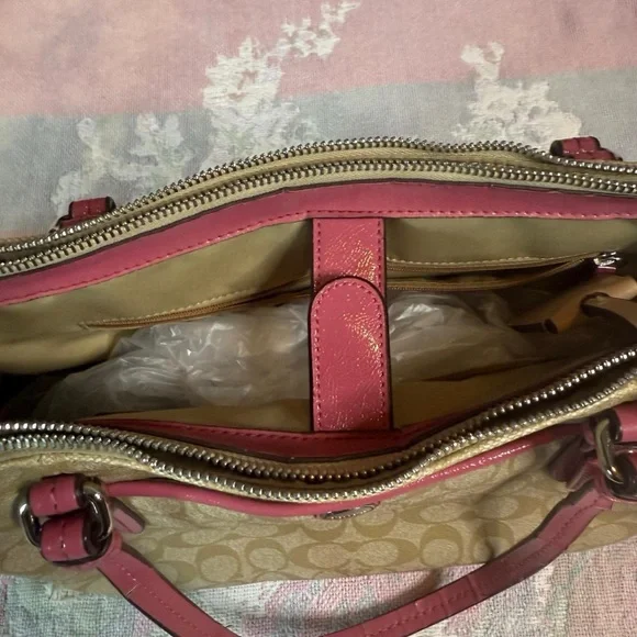 Coach Peyton Bag - Picture 4 of 7